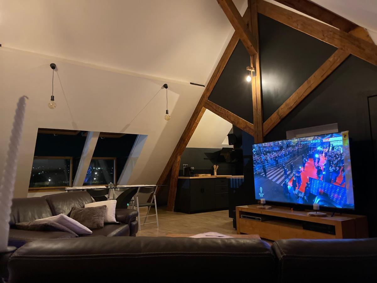 Ferienwohnung Loft Sous Combles Aubergenville Exterior foto