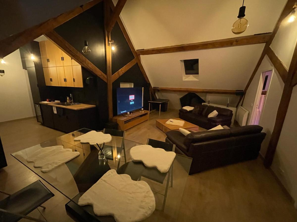 Ferienwohnung Loft Sous Combles Aubergenville Exterior foto